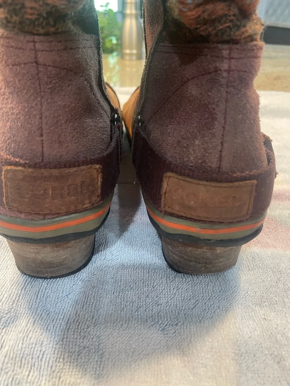 Sorel Slimshortie Madder Boots - Size 8.5